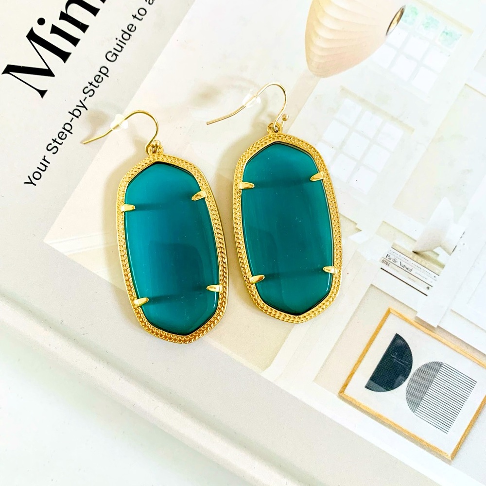Kendra Scott Danielle Earrings in Emerald Green